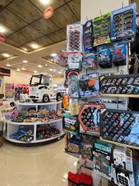 Tiny Humans (Toys Baby Shop)